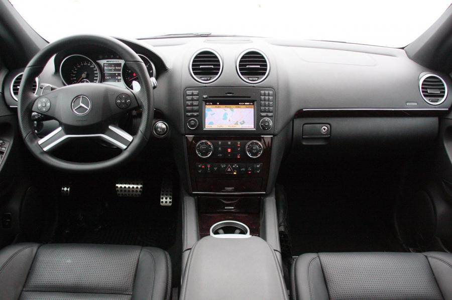  Mercedes-Benz ML63 AMG 2011 года  (фото 38 из 81)